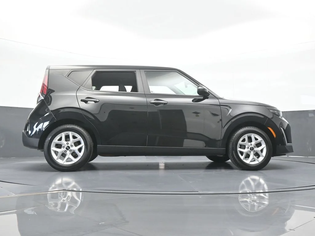 Used 2023 Fusion Black Kia S image 58