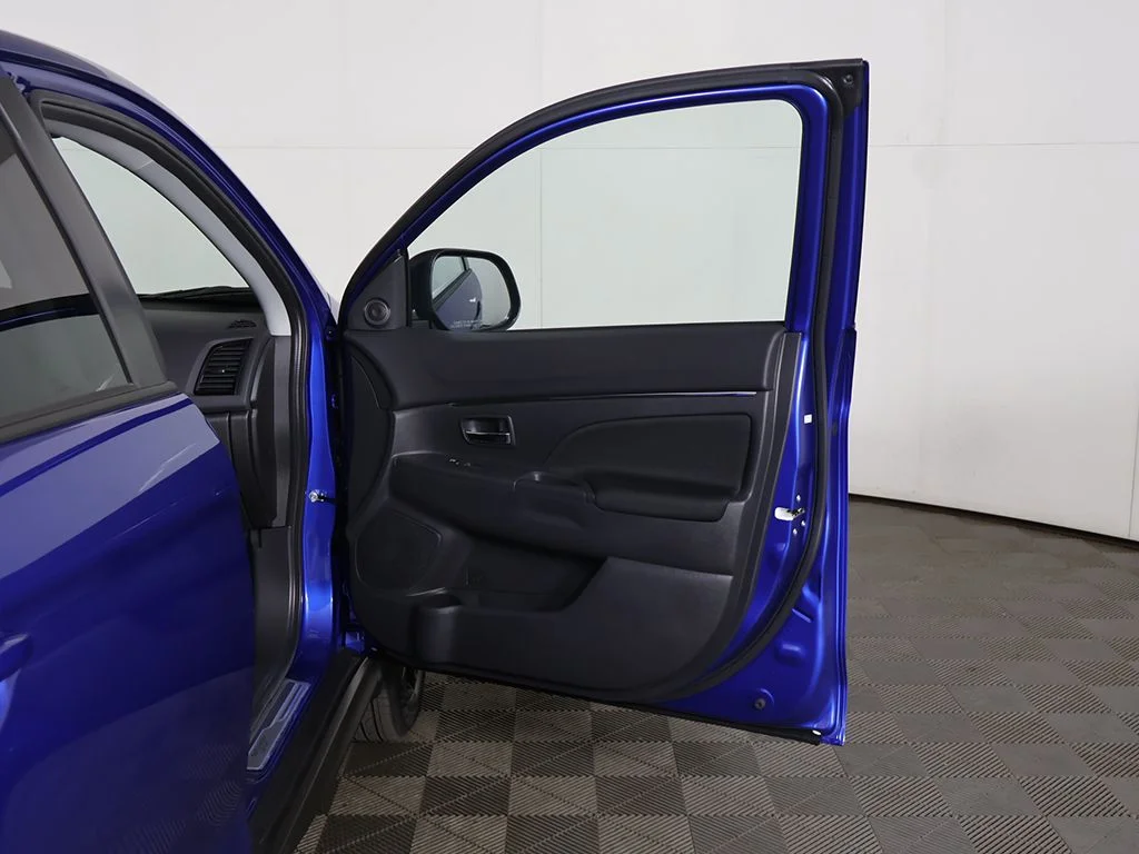 New 2026 Blue Mitsubishi 2.0 LE image 17