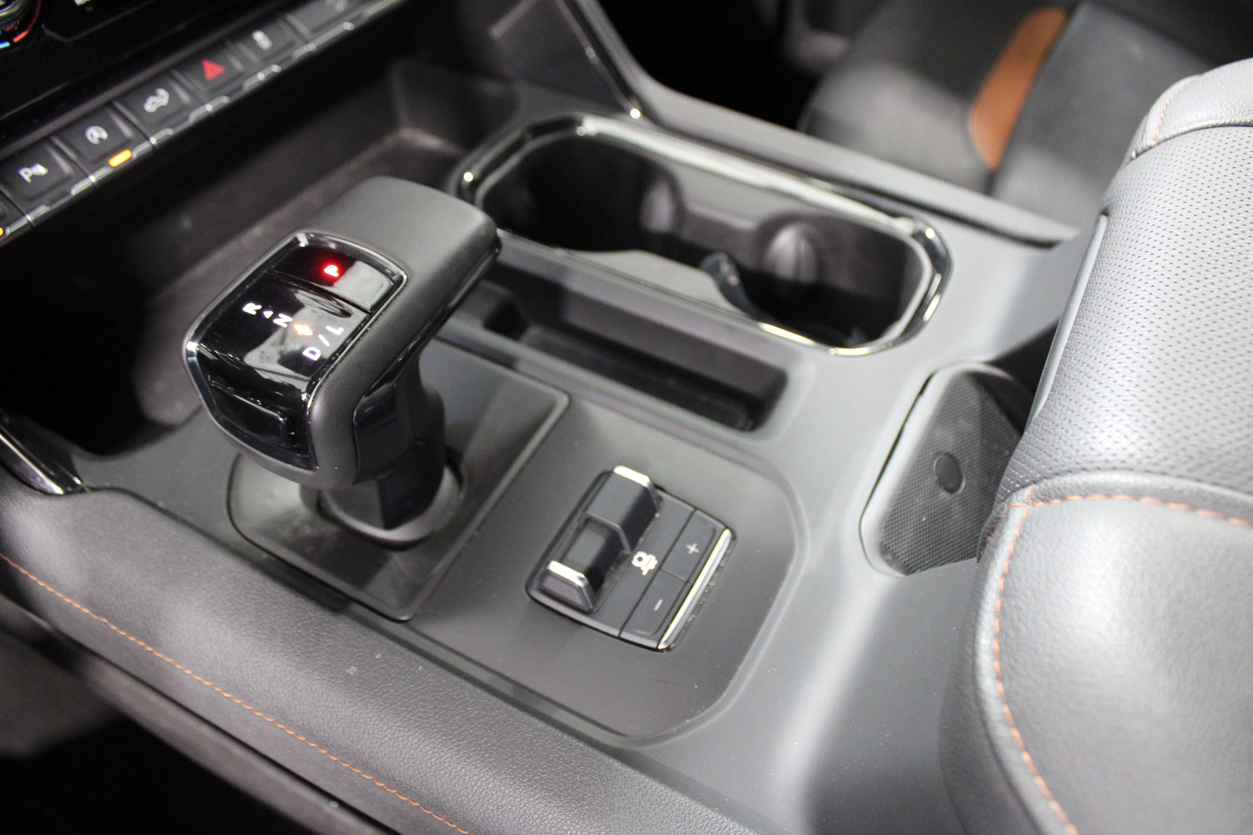 2024 GMC Sierra 1500 AT4 - Photo 17