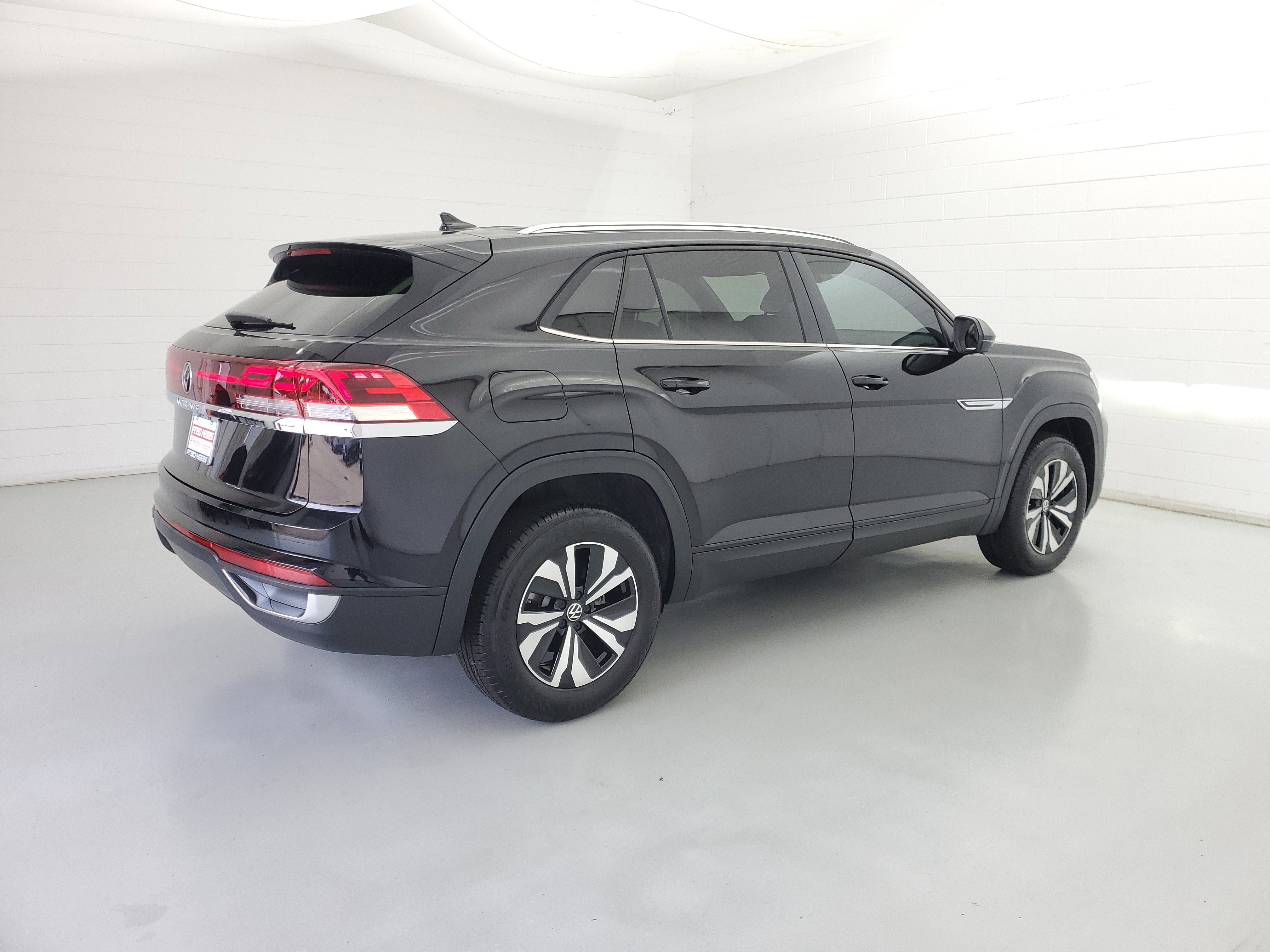 2026 Volkswagen Atlas Cross Sport SE - Photo 5