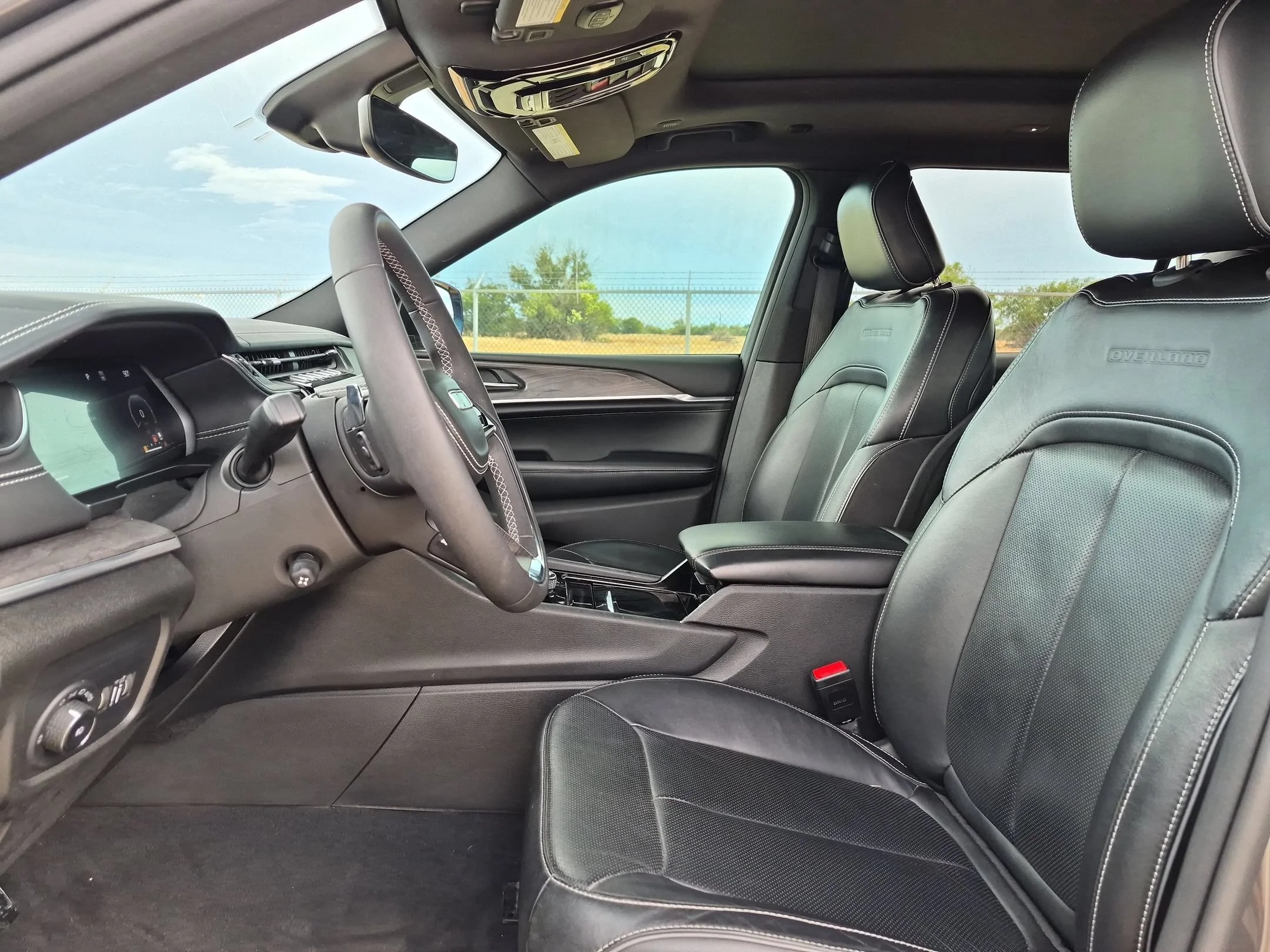 Used 2023 Gray Jeep Overland image 9