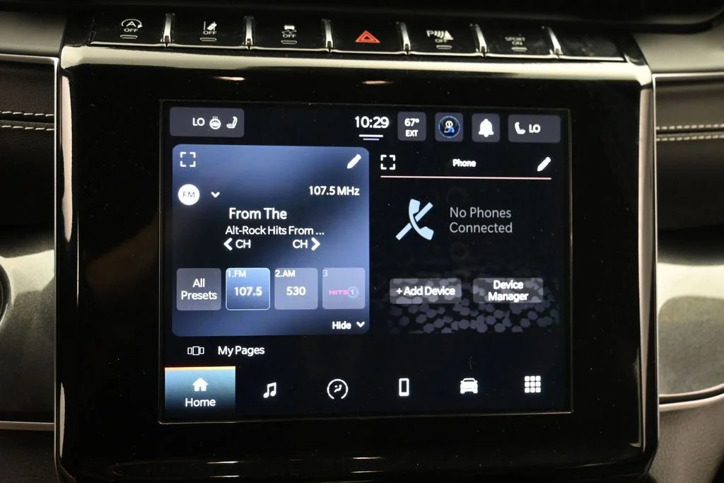 Used 2023 White Jeep Altitude X image 19