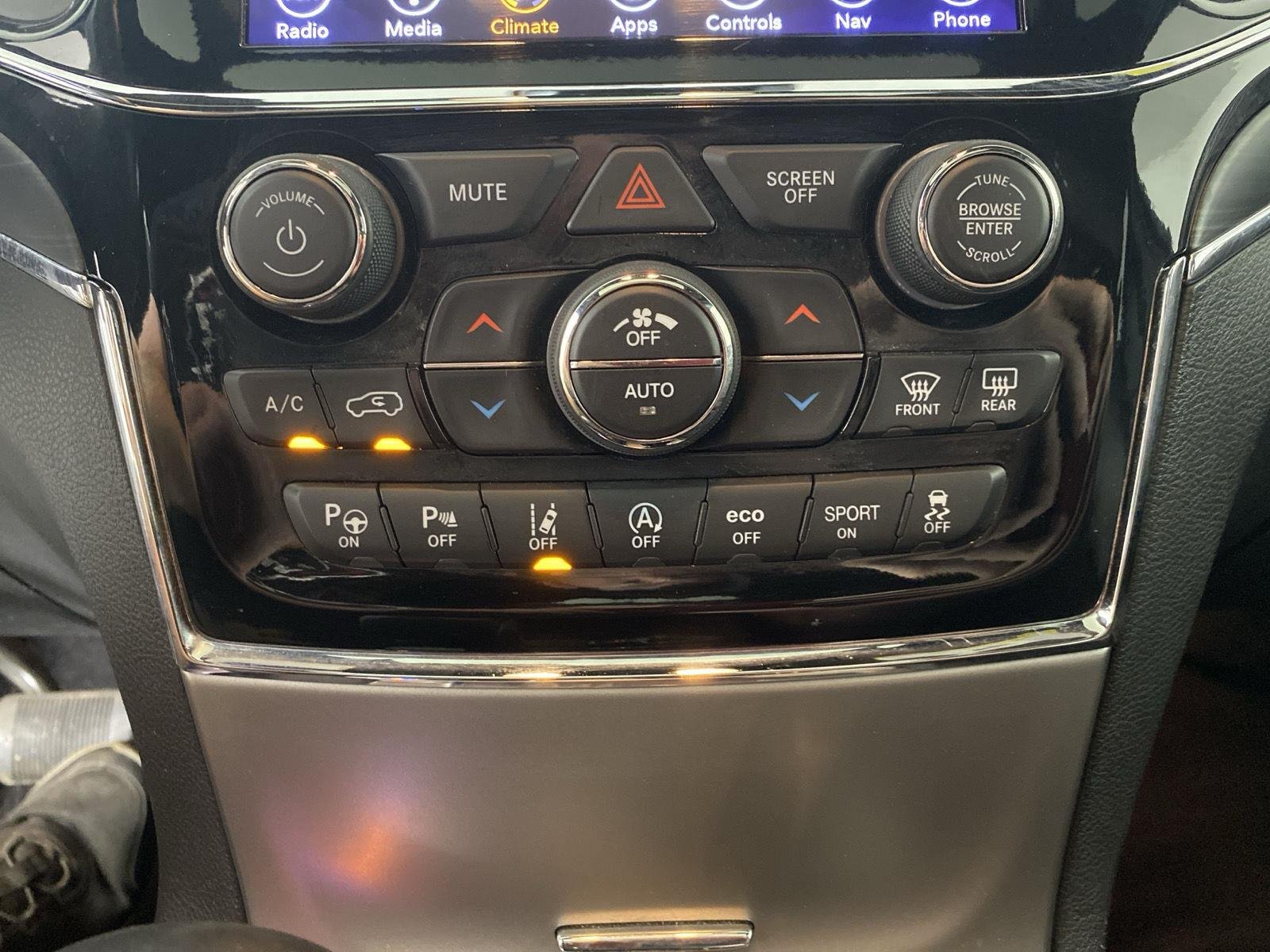 Used 2019 Velvet Red Pearlcoat Jeep Limited image 24