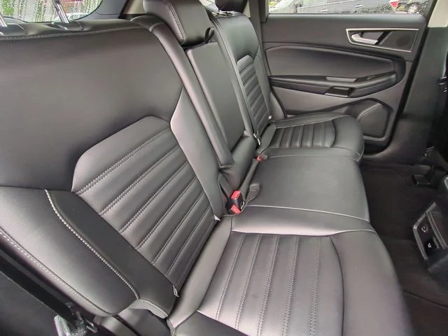 Used 2022 Black Ford SEL image 33