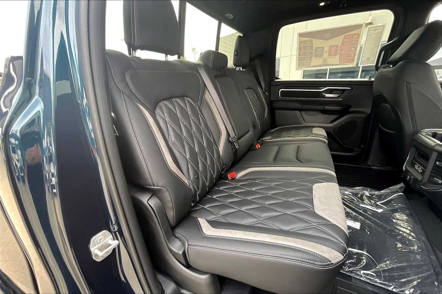 New 2025 Diamond Black Crystal Pearl-Coat Exterior Paint RAM Big Horn image 21