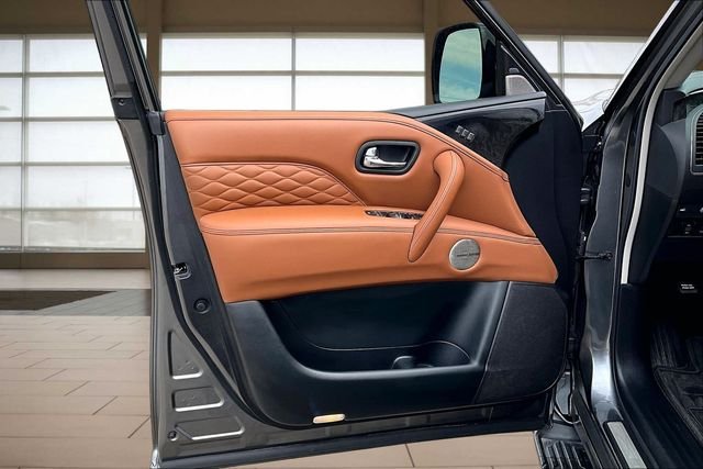 Used 2020  INFINITI  image 23