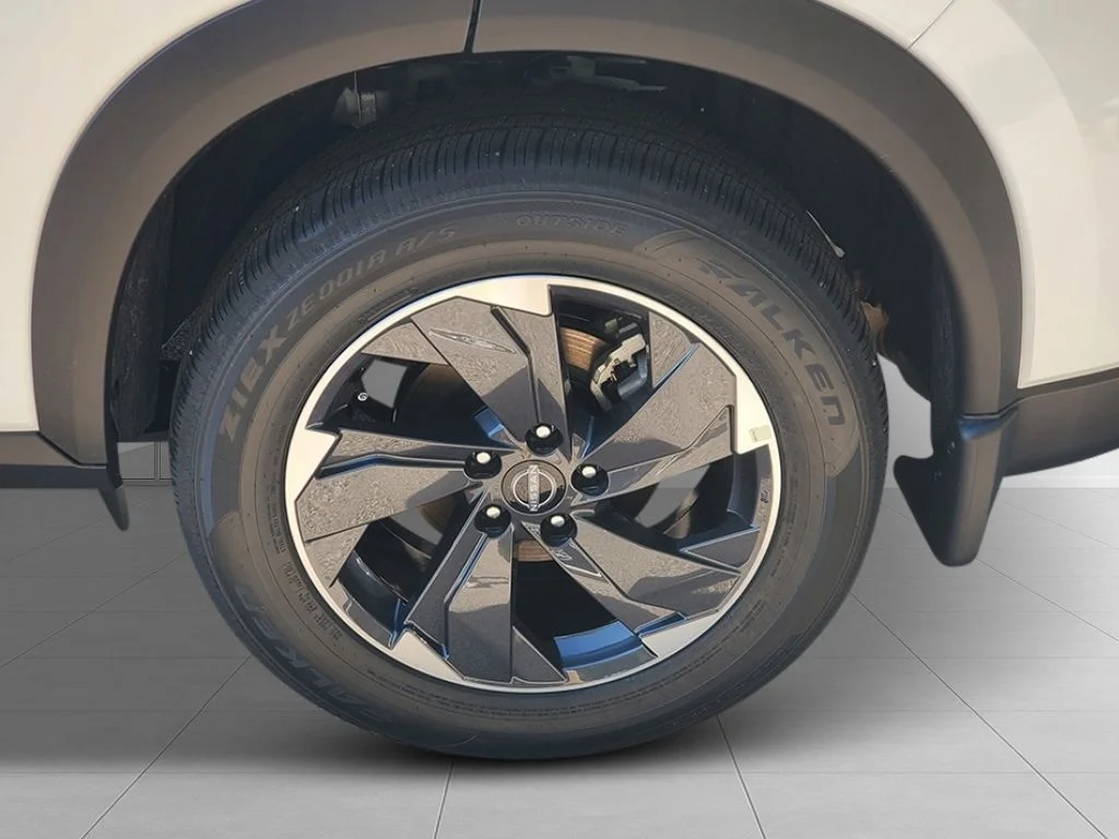 New 2026 Everest White Pearl TriCoat Nissan SV image 9