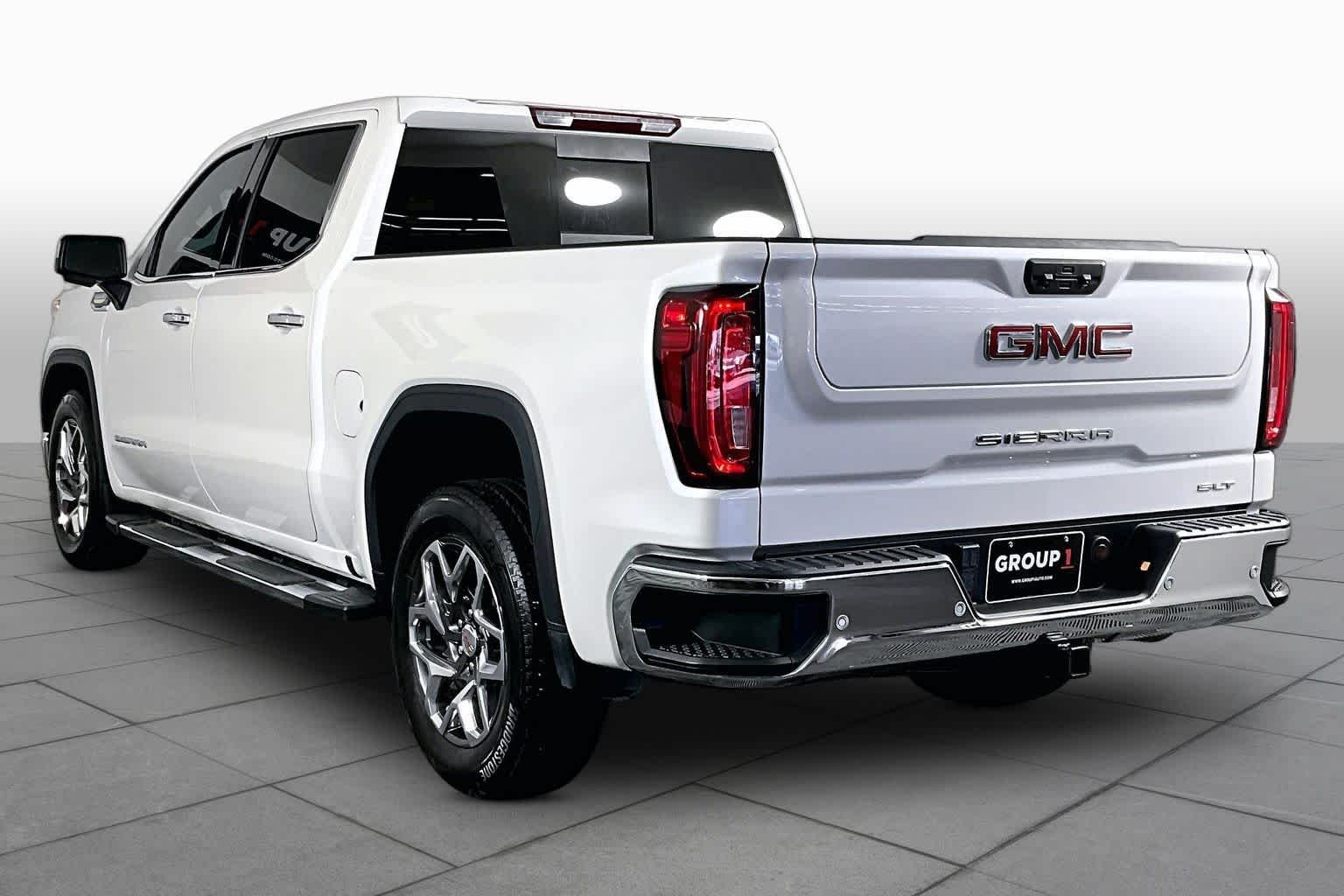 Used 2024 White Frost Tricoat GMC SLT image 11
