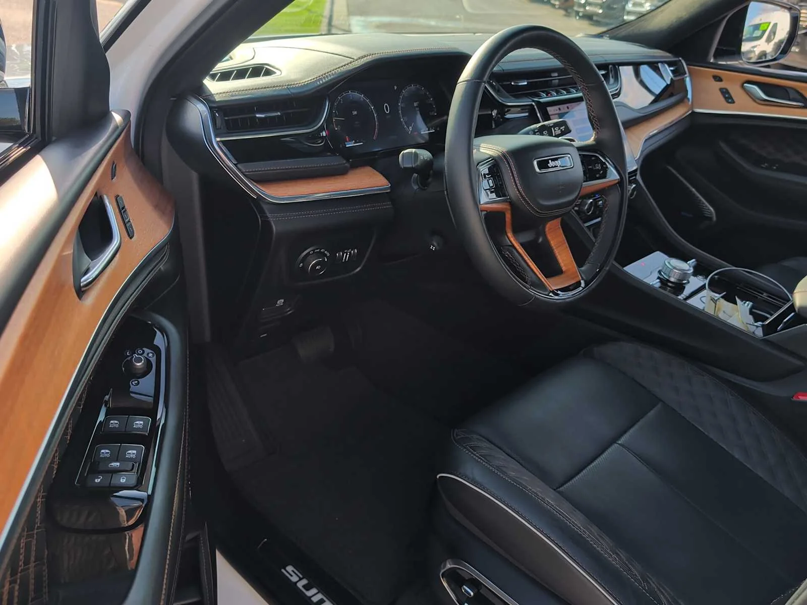 Used 2024 Bright White Clearcoat Jeep Summit Reserve image 21