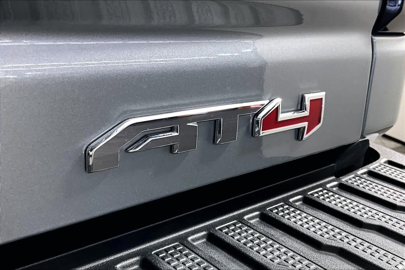 Used 2024 Sterling Metallic GMC AT4 image 10