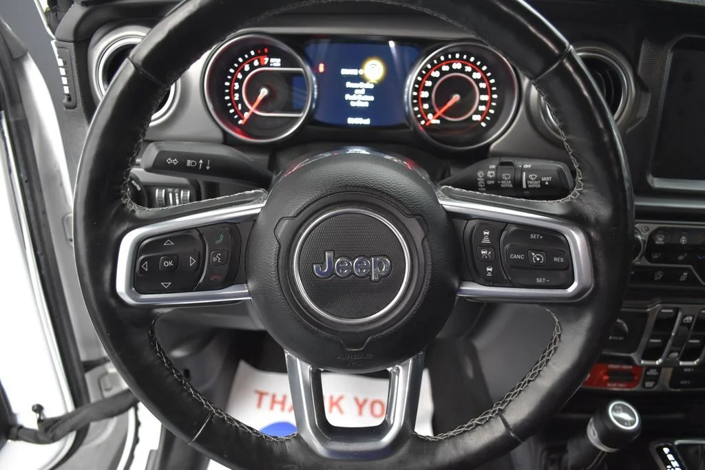 Used 2021 White Jeep Unlimited Rubicon image 9
