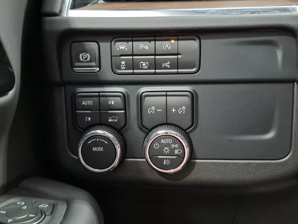 Certified Used 2025 Black Chevrolet High Country image 18