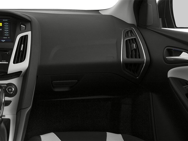 Used 2014 Ingot Silver Metallic Ford SE image 17
