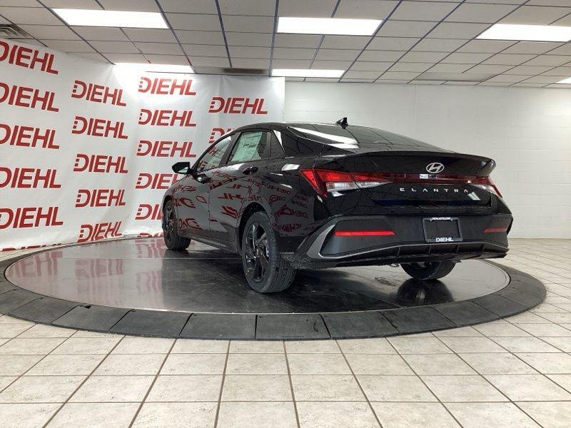 New 2026 Black Hyundai SEL Sport image 5