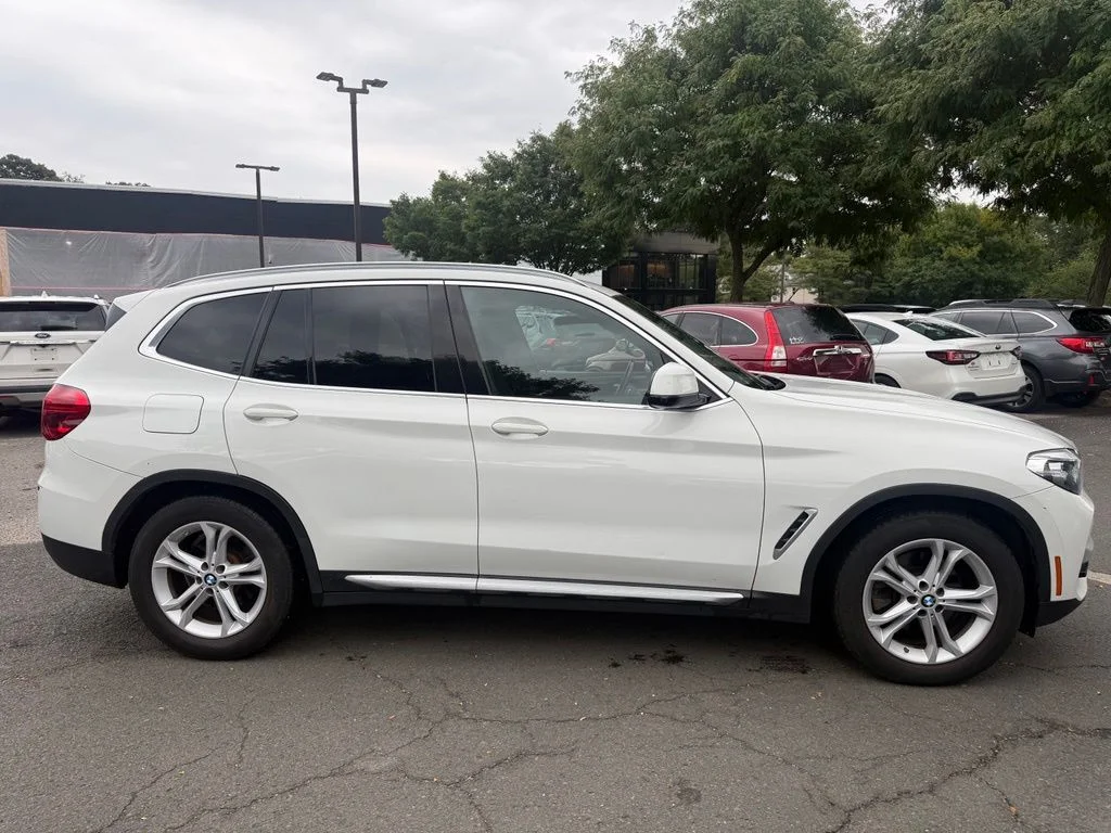 Used 2018 White BMW xDrive30i image 5