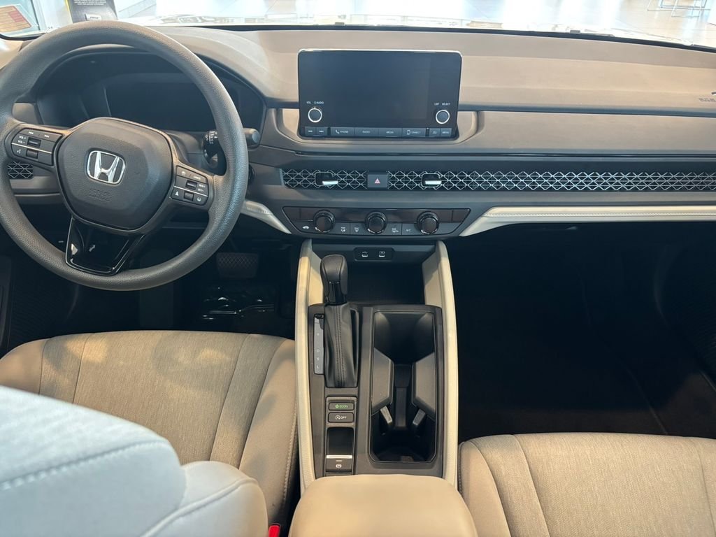 Used 2023 White Honda EX image 26