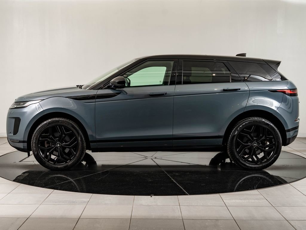 Used 2023 Gray Land Rover SE image 5