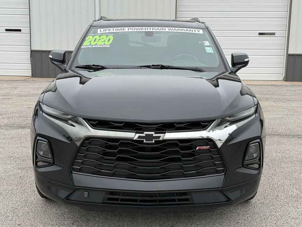 Used 2020  Chevrolet RS image 2