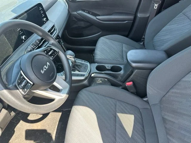 Certified Used 2024 White Kia LX image 7