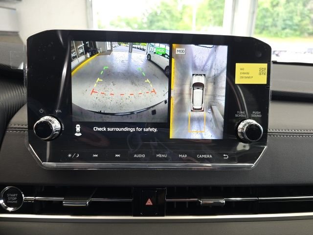 Used 2024 Black Mitsubishi SEL image 24