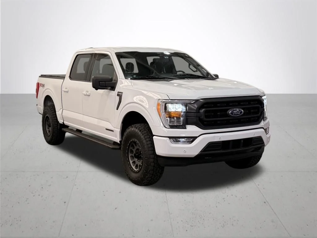 Used 2021 White Ford XLT image 9