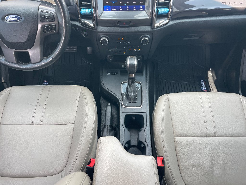 Used 2023 Cactus Gray Ford LARIAT image 9
