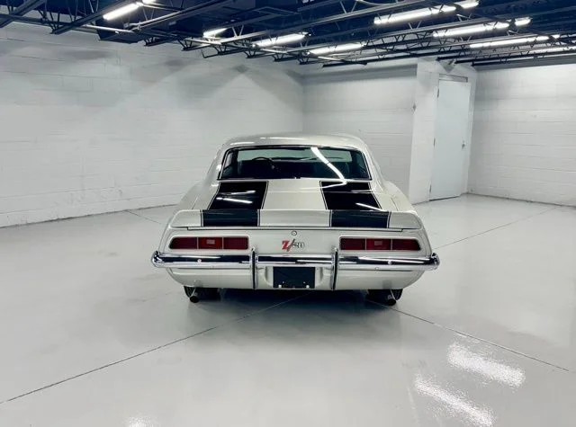 Used 1969 Silver Chevrolet Z28 image 4