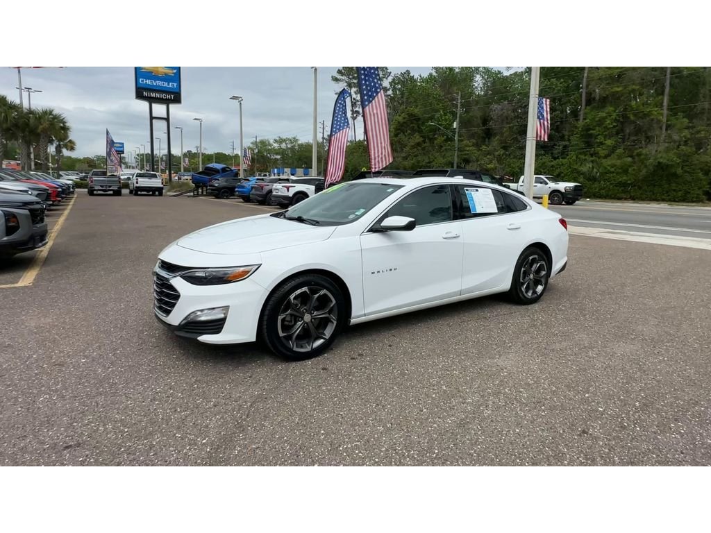 Used 2024 Summit White Chevrolet 1LT image 6