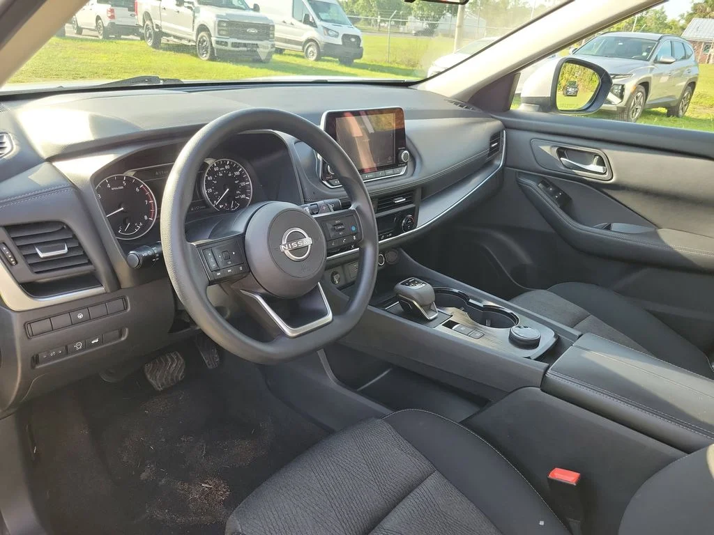 Used 2024 Brilliant Silver Metallic Nissan SV image 15