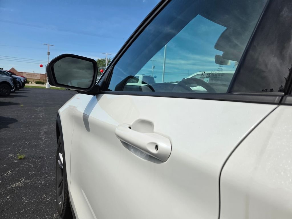 New 2026 Star White Metallic Tri-Coat Ford Active image 28