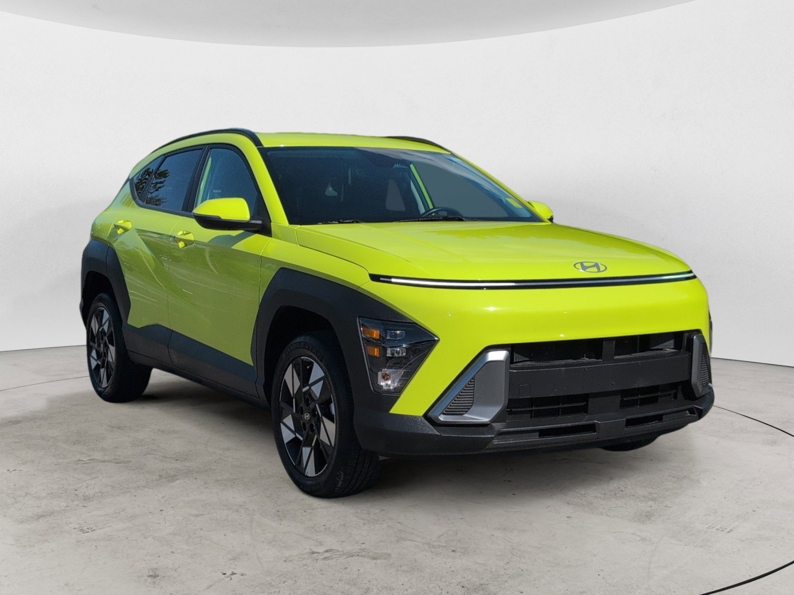 Used 2025 Neoteric Yellow Hyundai SEL image 2