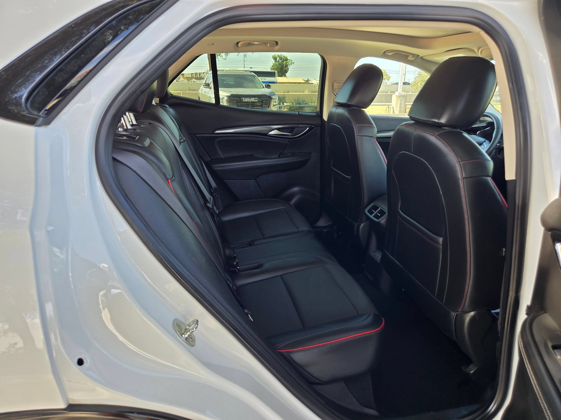 2022 Buick Envision Essence - Photo 24