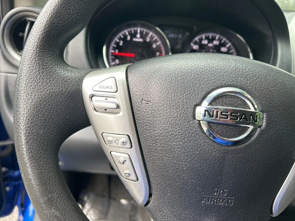 Used 2016 Blue Nissan 1.6 SV image 22