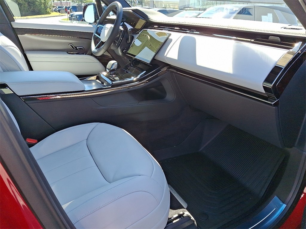 2025 Land Rover Range Rover Sport P360 S photo 4