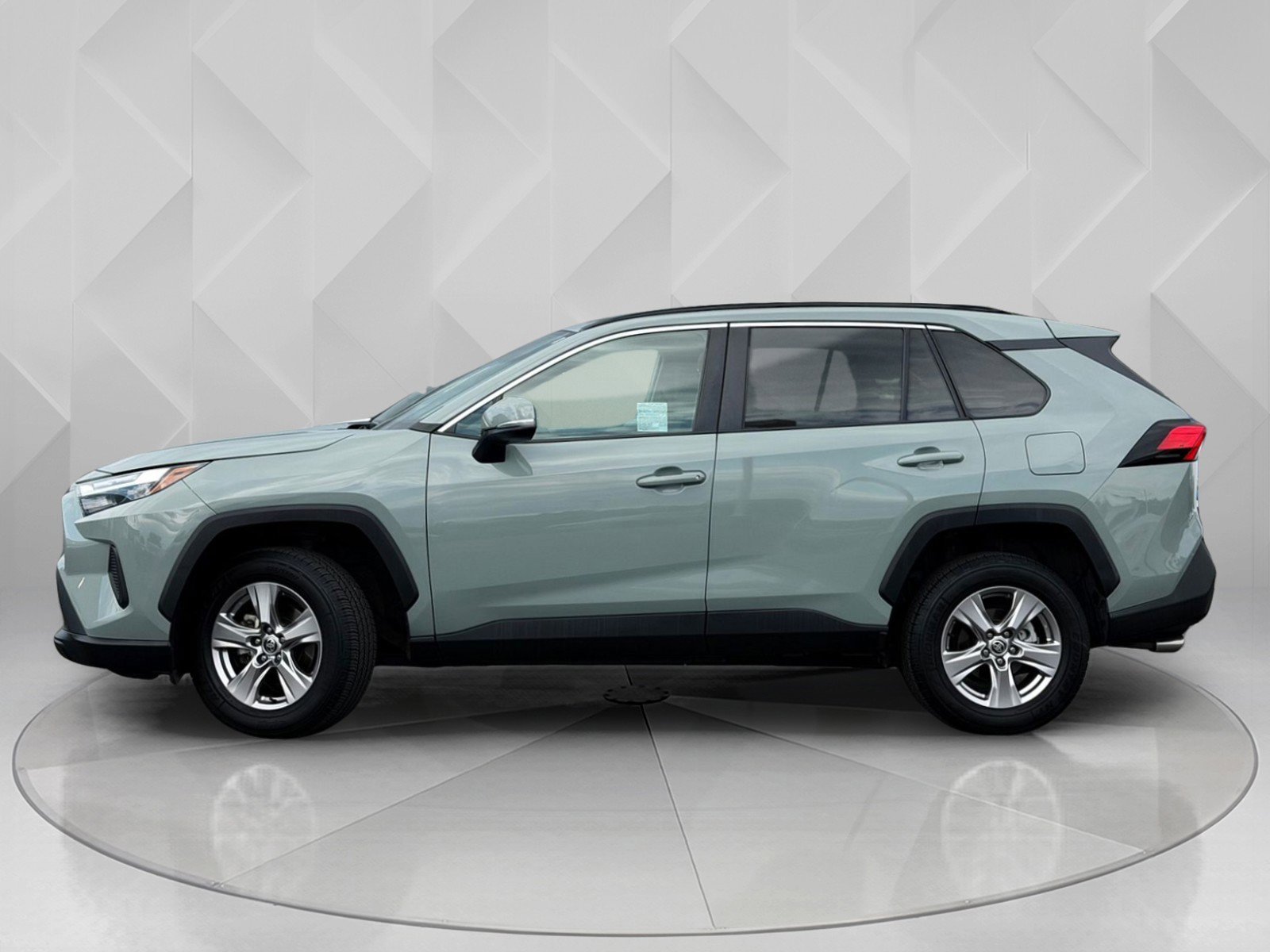 Used 2022 Lunar Rock Toyota XLE image 2