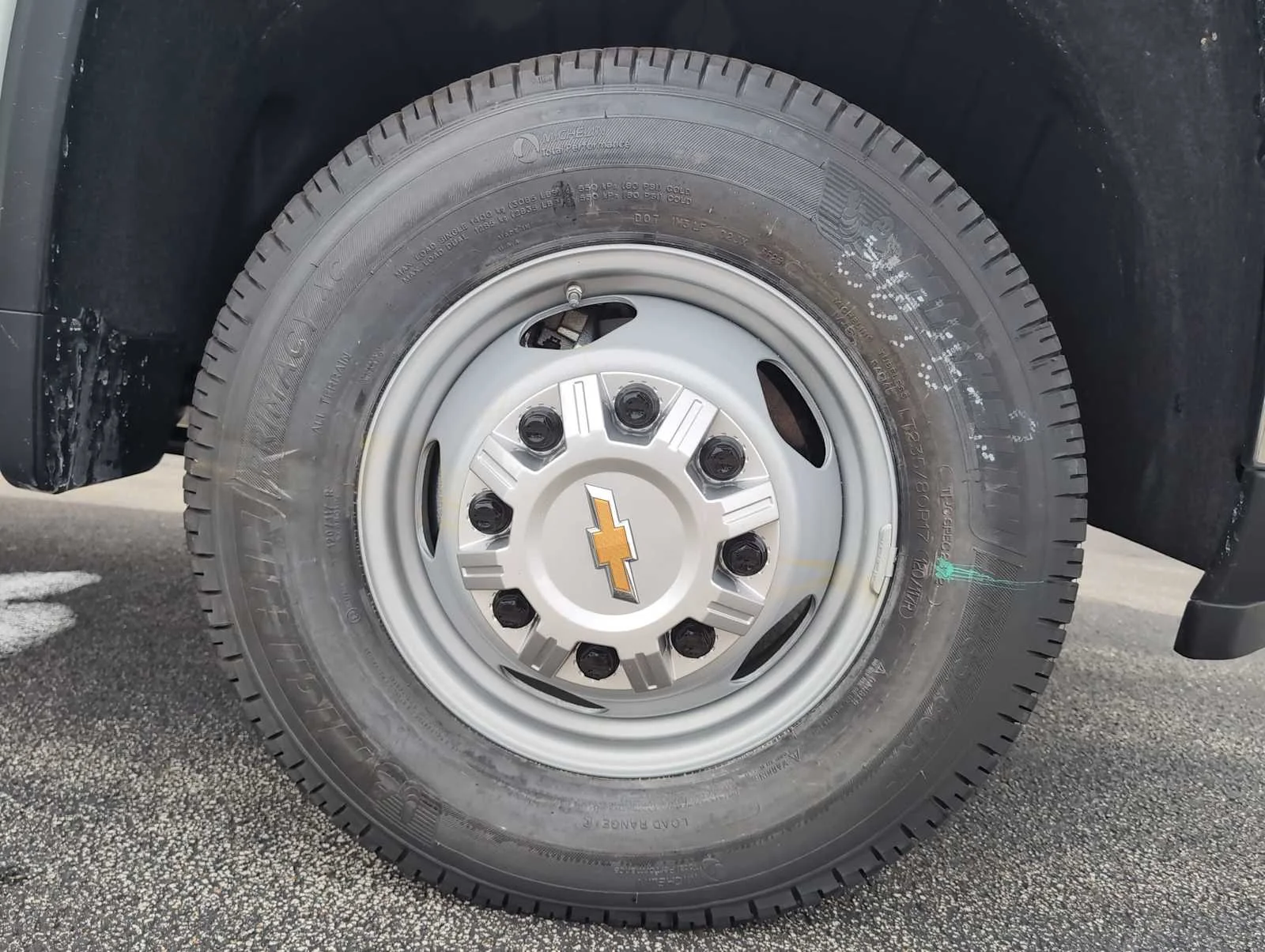 New 2026 Summit White Chevrolet Work Truck image 28