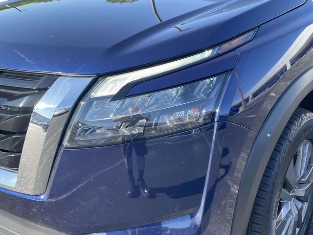 Used 2025 Blue Nissan SV image 4