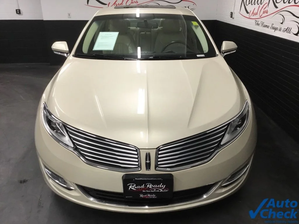 Used 2015 Silver Lincoln Base image 4
