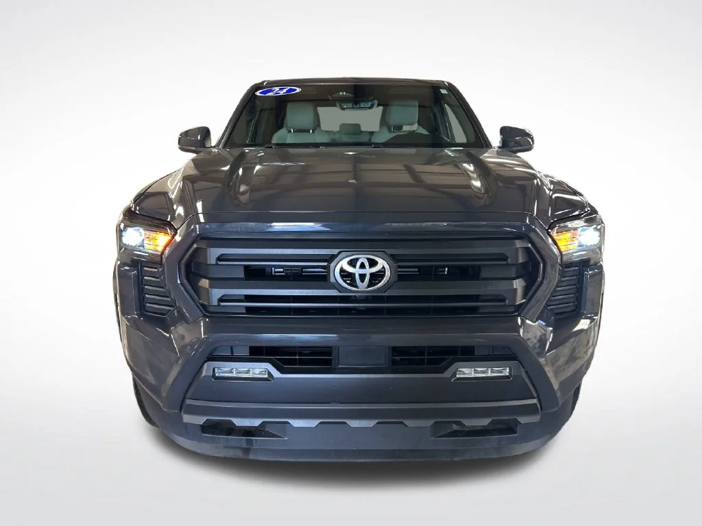 Certified Used 2024  Toyota SR5 image 8