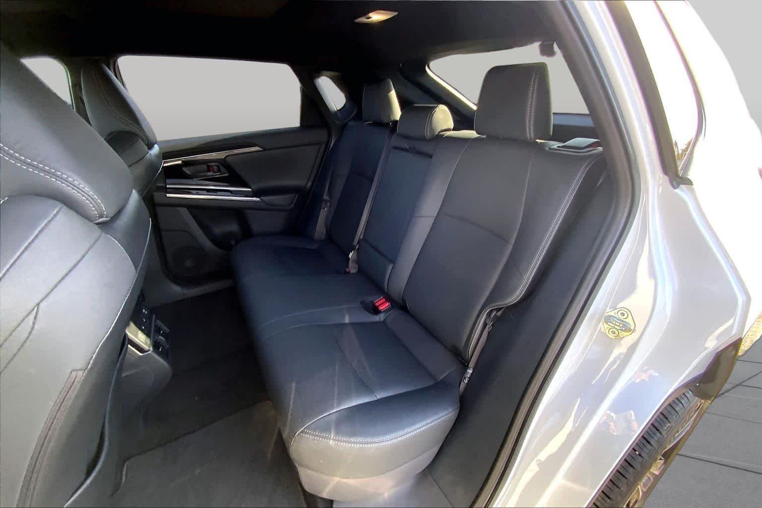 Used 2023 Wind Chill Pearl w/Black Roof Toyota Limited image 20