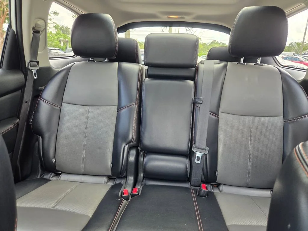 Used 2020 Pearl White Tricoat Nissan SL image 25