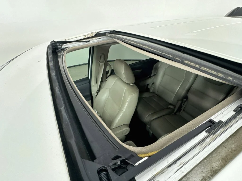 Used 2015 White Honda EX-L image 26