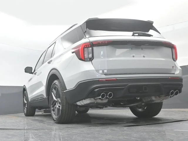 New 2027 Avalanche Gray Ford ST image 24