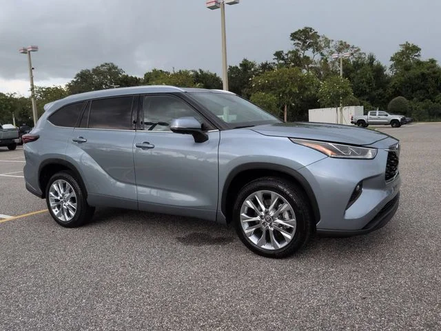 Certified Used 2024  Toyota Limited image 2