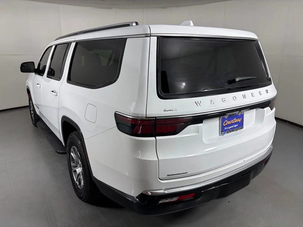 Used 2023 White Jeep Base image 6