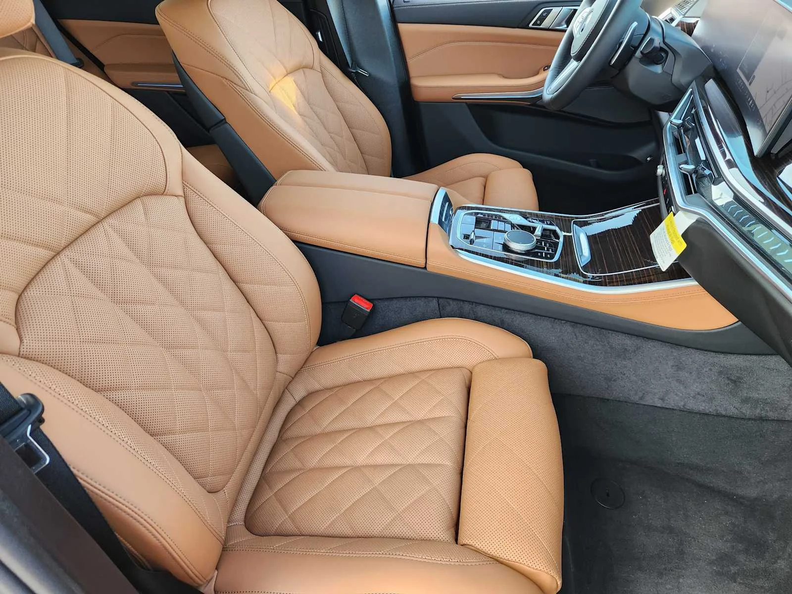 New 2026 Skyscraper Grey Metallic BMW xDrive50e image 5