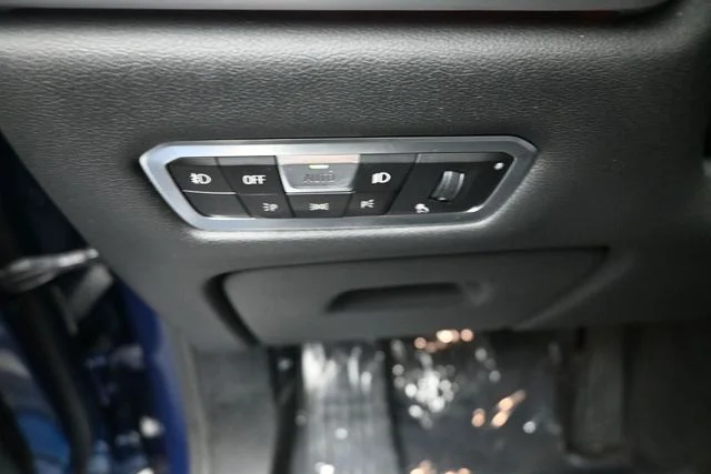 Used 2022 Blue BMW xDrive40i image 18