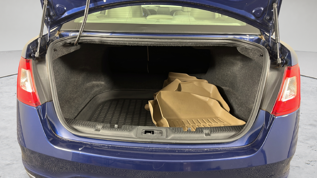 2012 Ford Taurus SEL - Photo 21