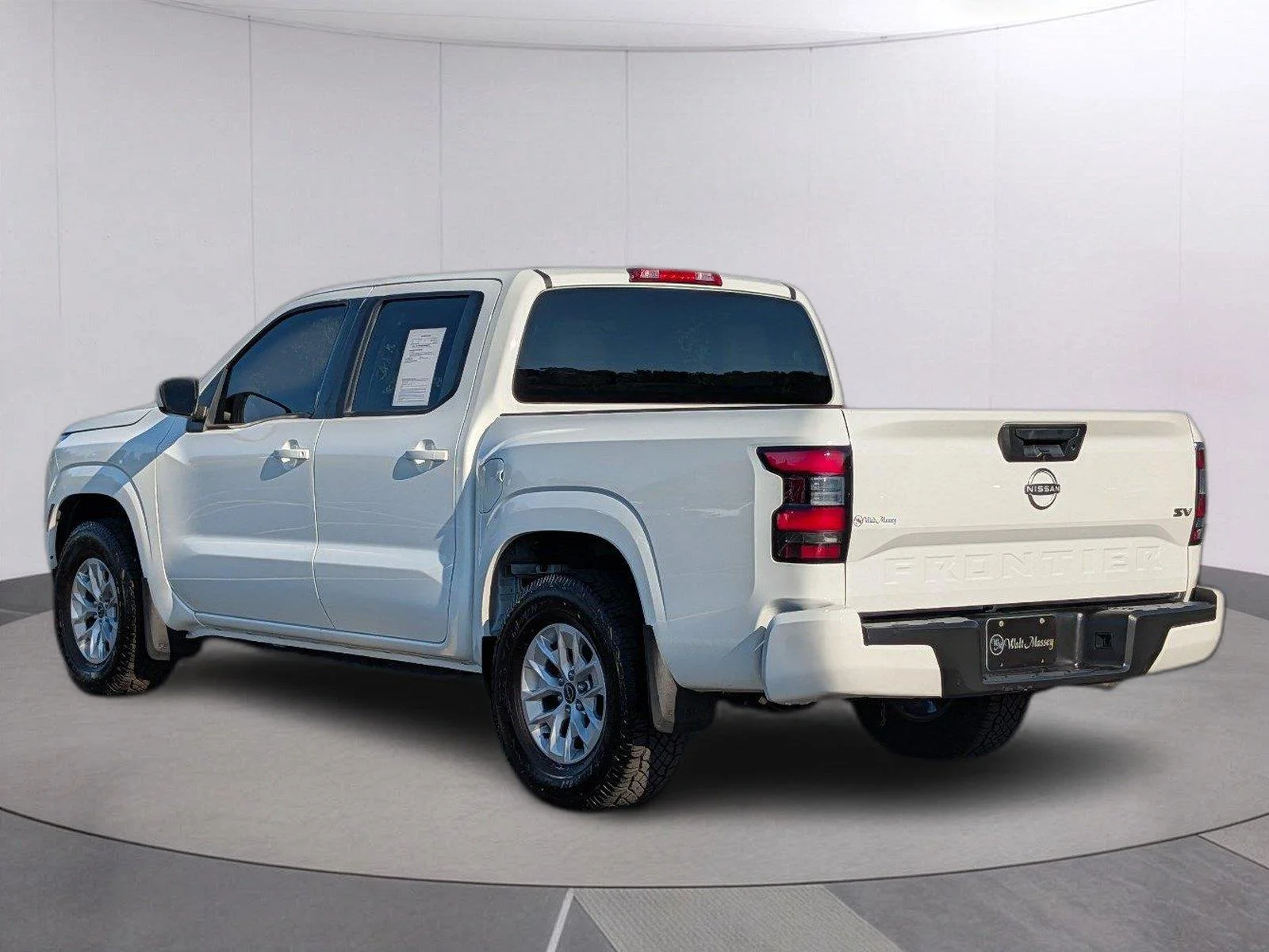 Used 2024 Glacier White Nissan SV image 3