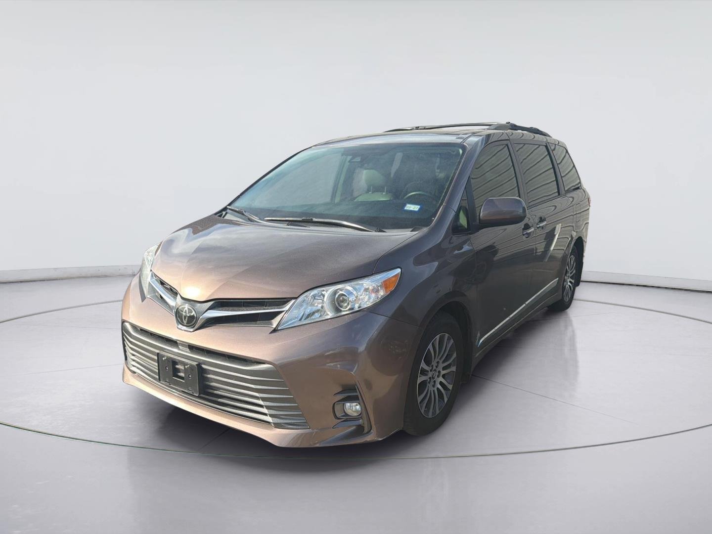 Used 2020 Toasted Walnut Pearl Toyota XLE Premium 8-Passenger image 4